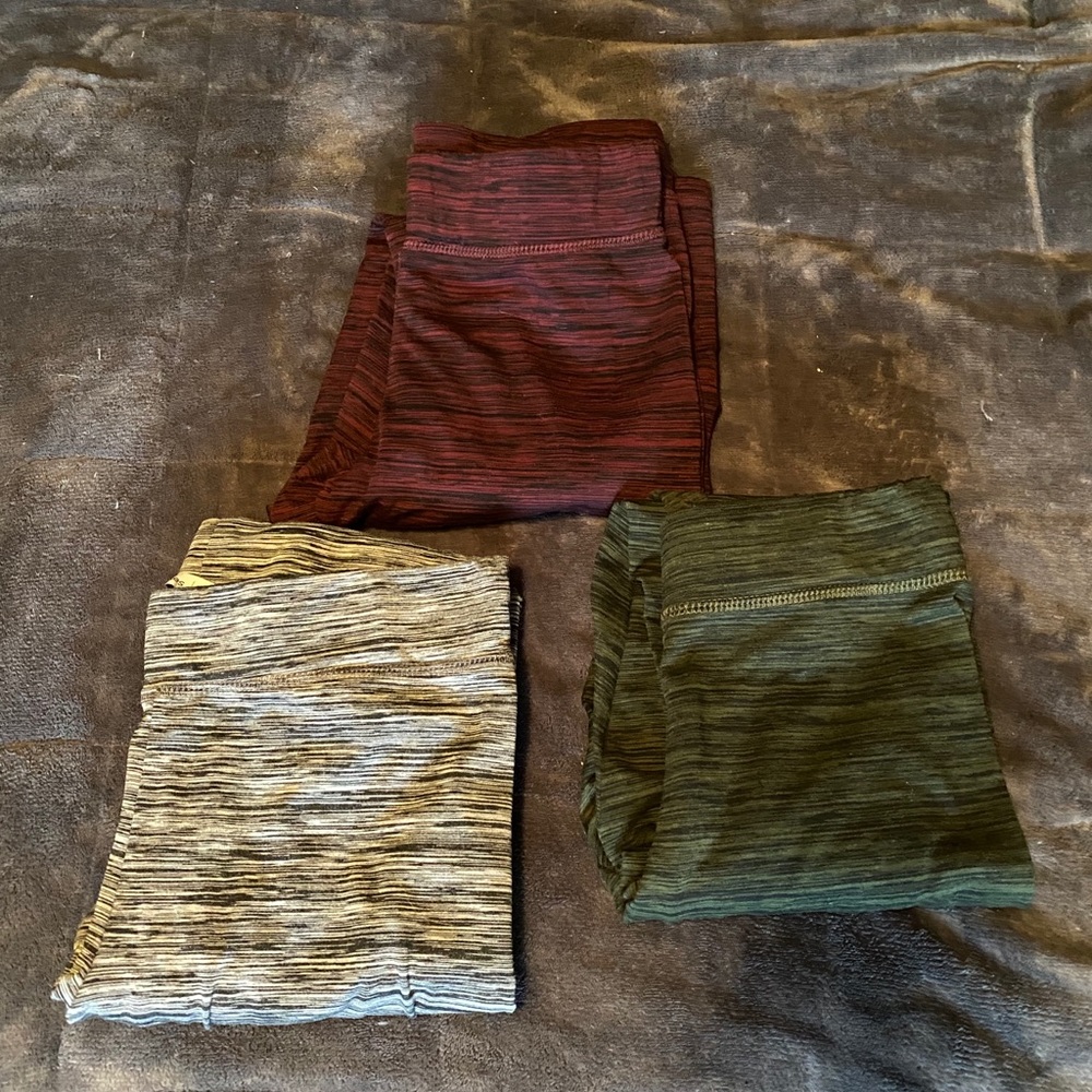 3 pairs of blue notes leggings